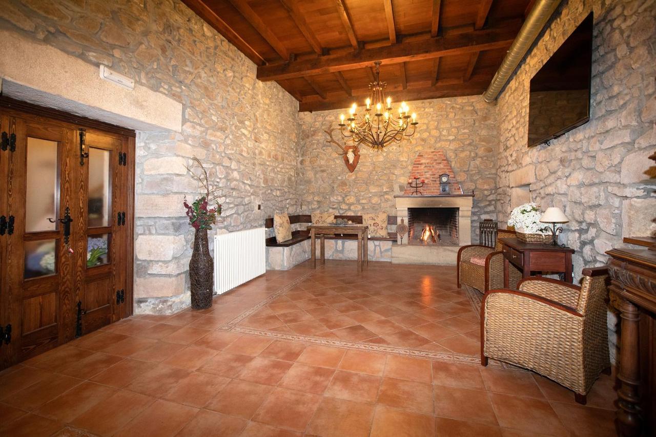 La Casona De Lombrana, En Polaciones Luaran gambar