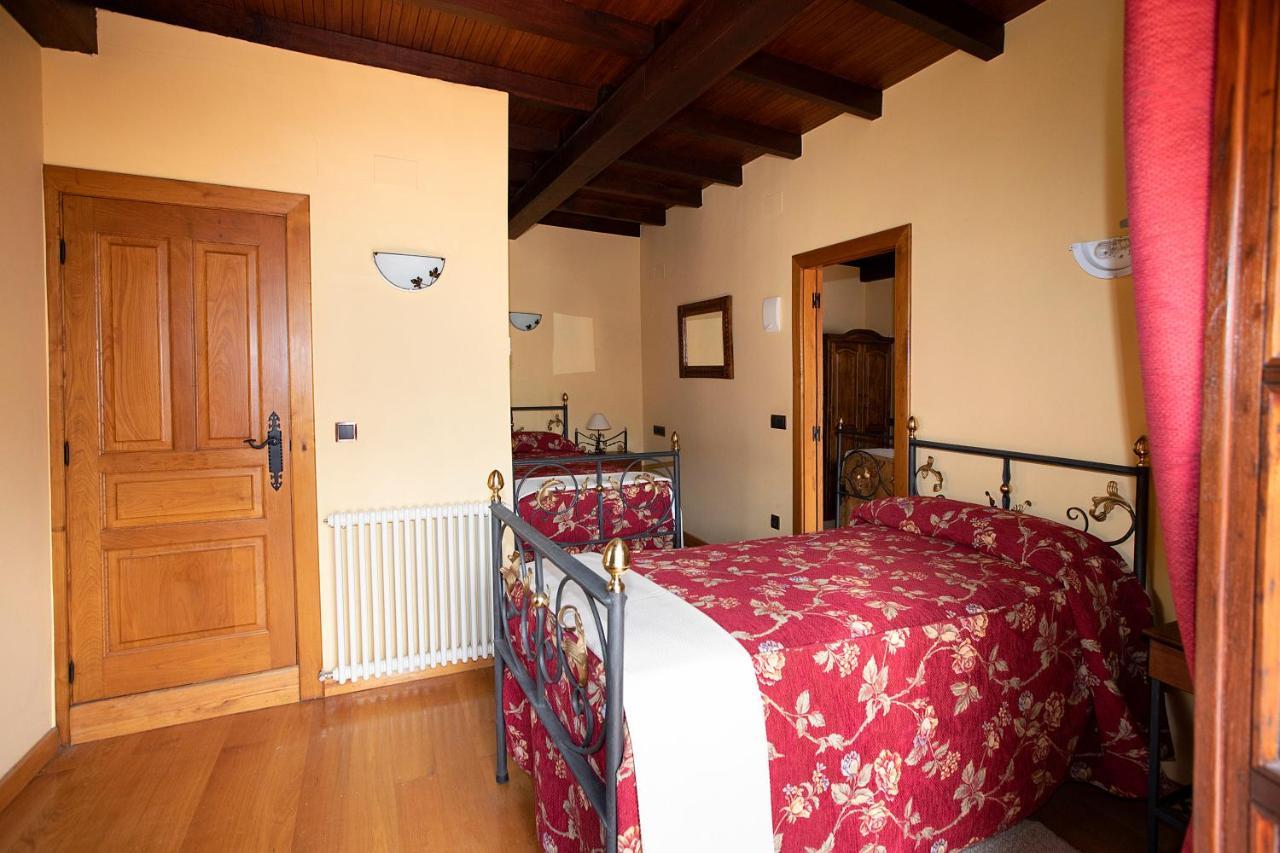 La Casona De Lombrana, En Polaciones Luaran gambar