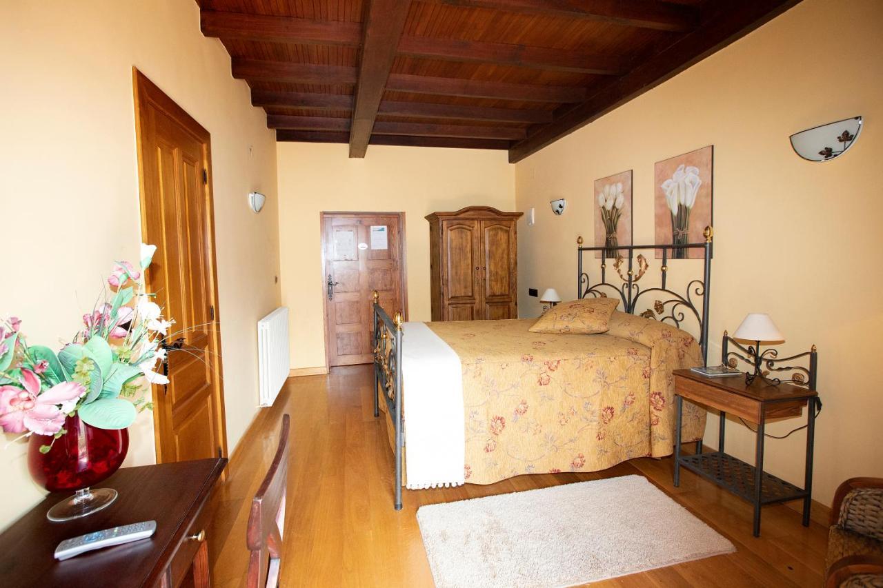 La Casona De Lombrana, En Polaciones Guest House Luaran gambar