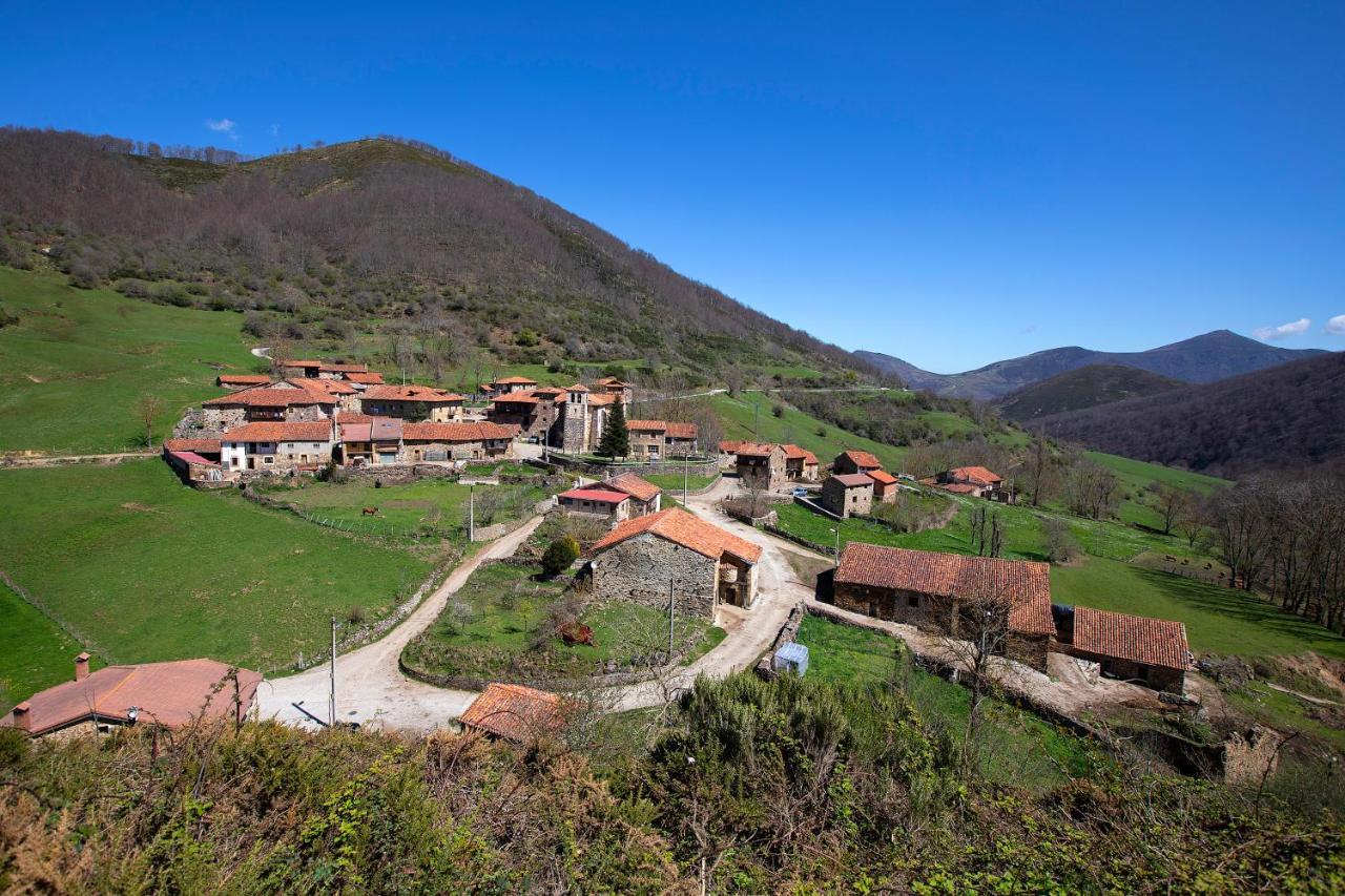La Casona De Lombrana, En Polaciones Luaran gambar