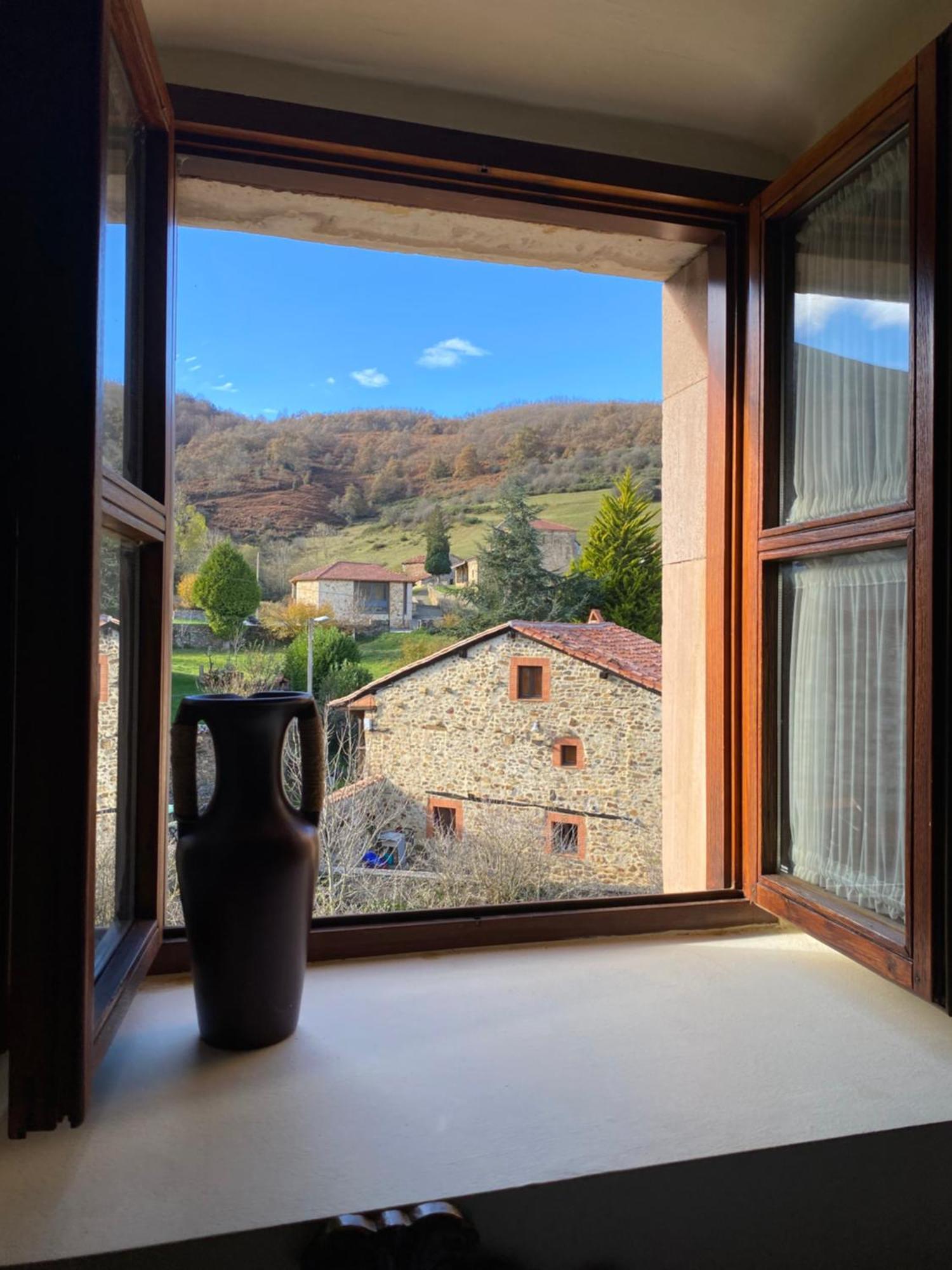 La Casona De Lombrana, En Polaciones Luaran gambar